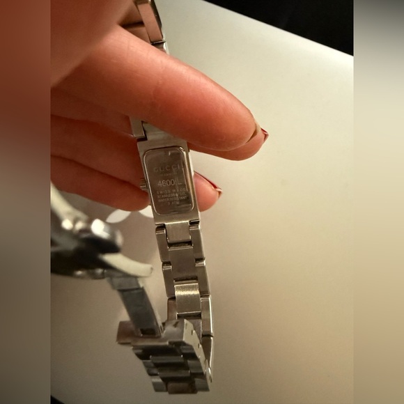 Gucci 4600L Series Women's Stainless Steel watch, pre-owned - Picture 8 of 14